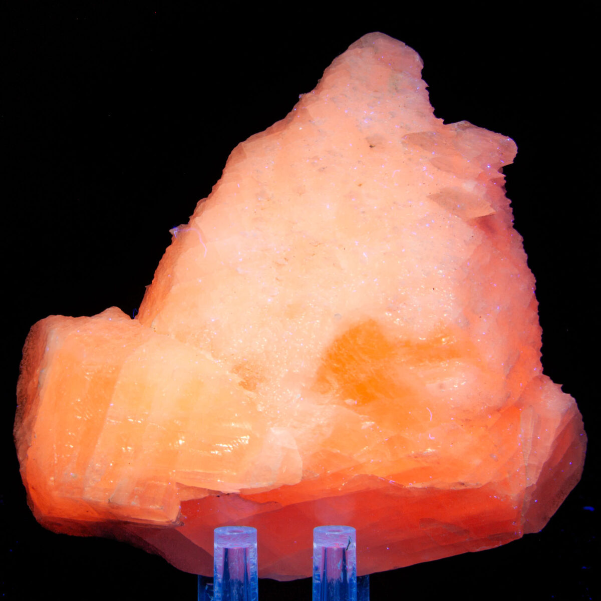 Manganoan Calcite (Fluorescent)