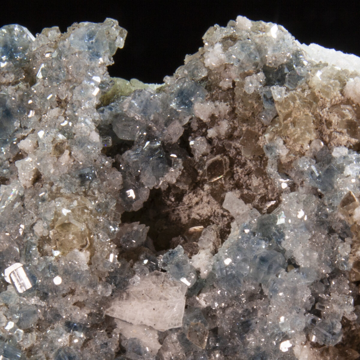 Apatite with Mica and Cleavlandite