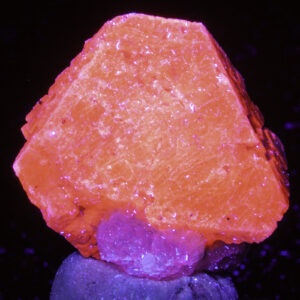 Spinel (Fluorescent)