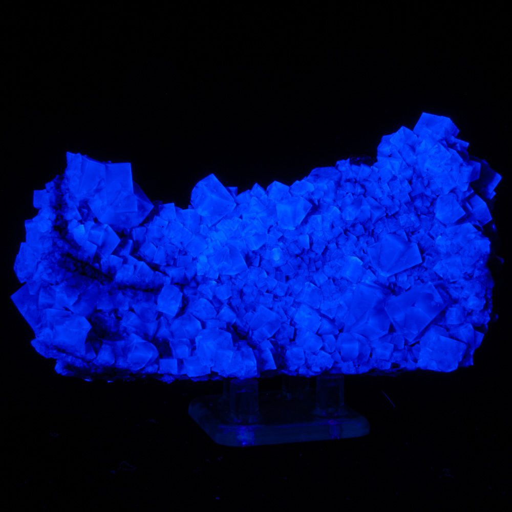 Fluorite (Fluorescent)
