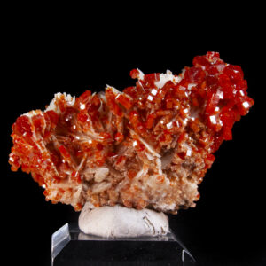 Vanadinite on Baryte