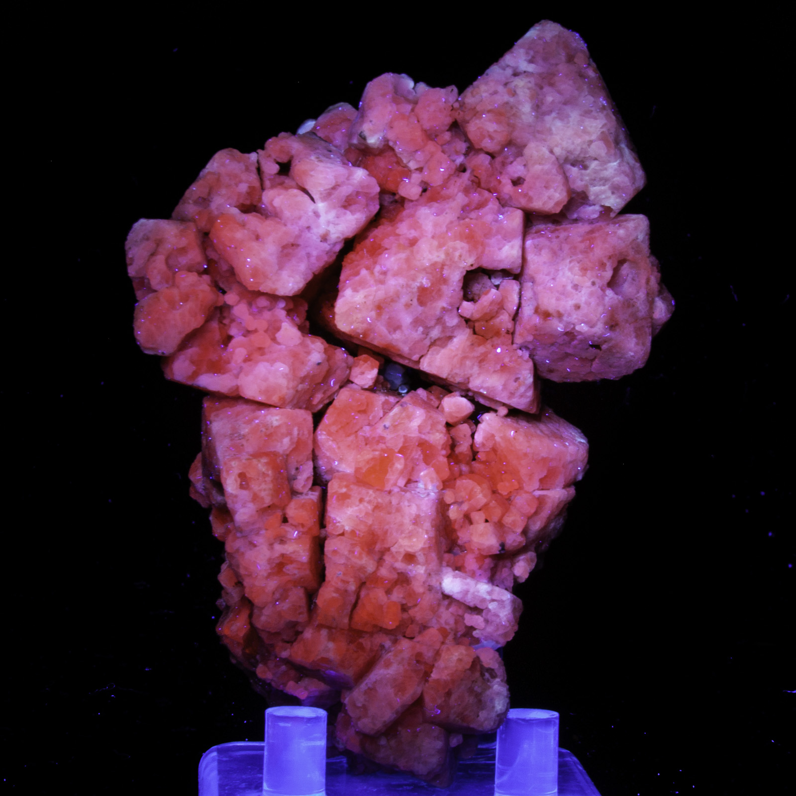 Ruby ps. Spinel (Fluorescent)