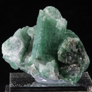 Beryl var. Emerald