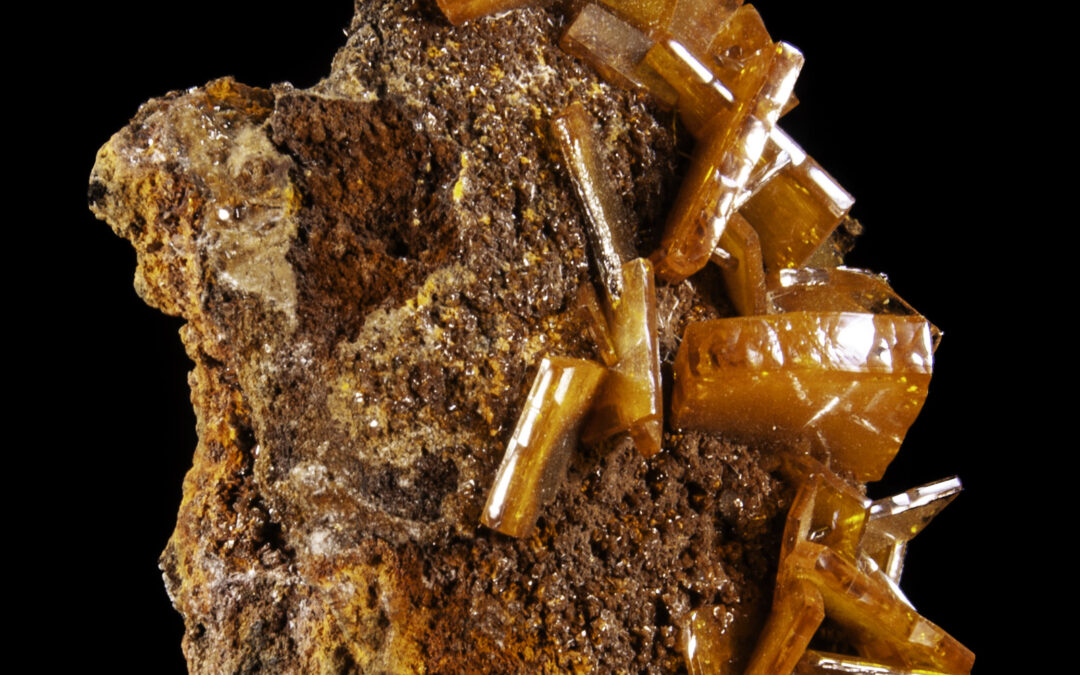 Buy Wulfenite Mineral Specimens Wisely