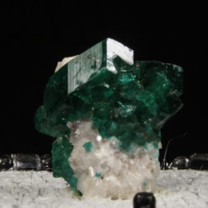 Dioptase on Calcite